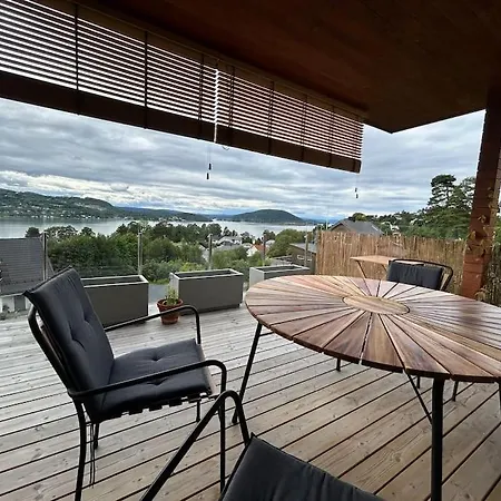 Moderne Bolig, Hoy Standard Og Fantastisk Utsikt Villa