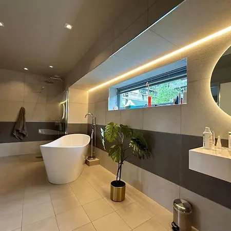 Villa Moderne Bolig, Hoy Standard Og Fantastisk Utsikt *