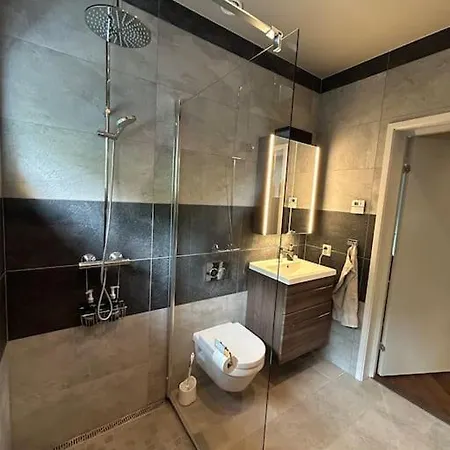 Moderne Bolig, Hoy Standard Og Fantastisk Utsikt *